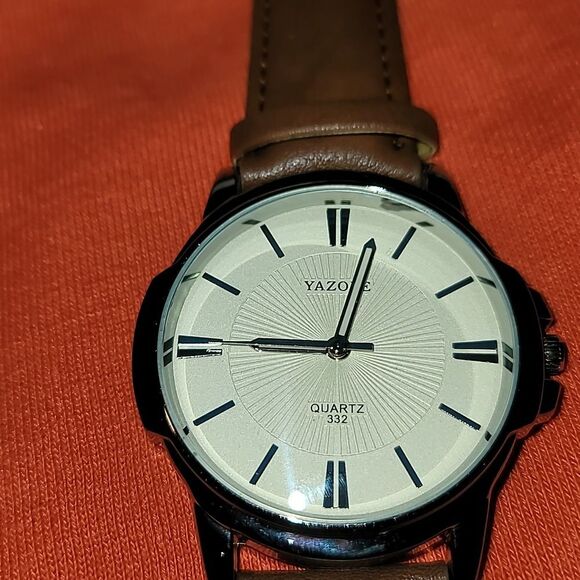 Yazole 332 Luxury Men's Business Quartz Watch Brown Leather Band 3 Hands Silver - Picture 6 of 10